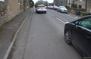 YG13 VTC | Scholes: Close pass by Peugeot 5008 on Scholes Lane