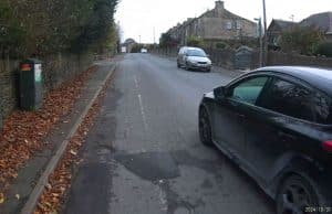 LO65 HWZ | B6120 Whitechapel Road : Ford Focus in close pass incident