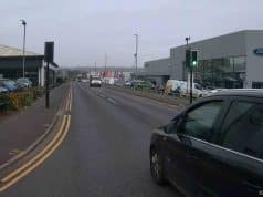 DN12 MHU | Vauxhall driver squeezes past cyclist through junction