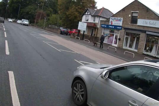 VE10 UKA | Driver of Volkswagen Golf gets too close for comfort