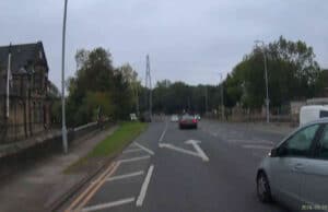 FL59 PKZ | Mercedes driver makes close pass on Huddersfield Road