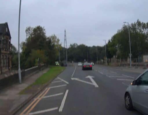 FL59 PKZ | Mercedes driver makes close pass on Huddersfield Road