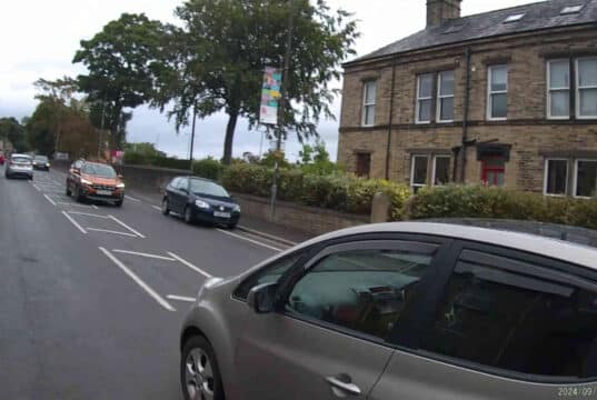 WA64 XSK | Kia Venga overtakes cyclist too closely on Bradford Road