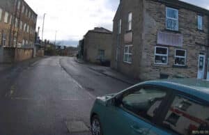 S9 DAX | Green Hyundai i10 sweeps past cyclist on wet A643 Westgate